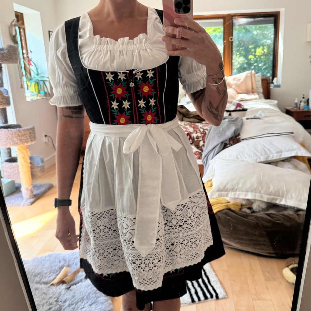 Vintage Dirndl Trachten Haus German Sleeveless Dress Floral Embroidery Medium